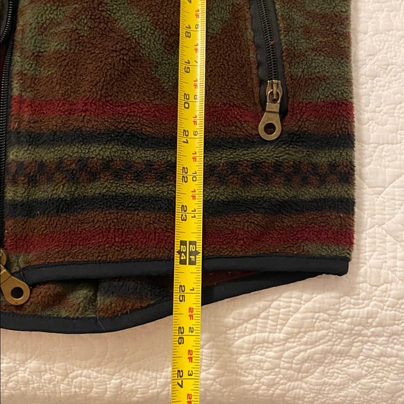 Men’s vintage 90’s Aztec print vest by Woolrich - Picture 6 of 8